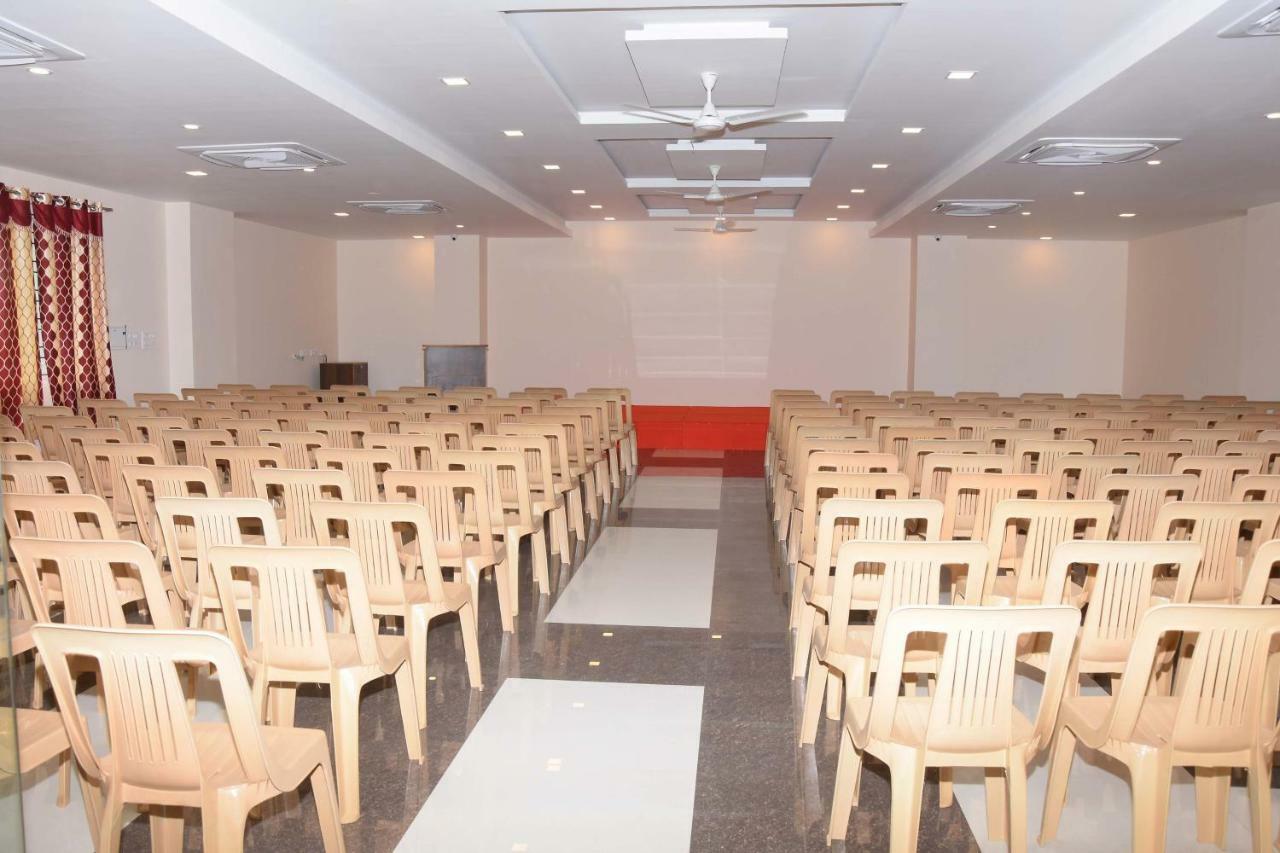 Salem Regency - A Business Stay المظهر الخارجي الصورة
