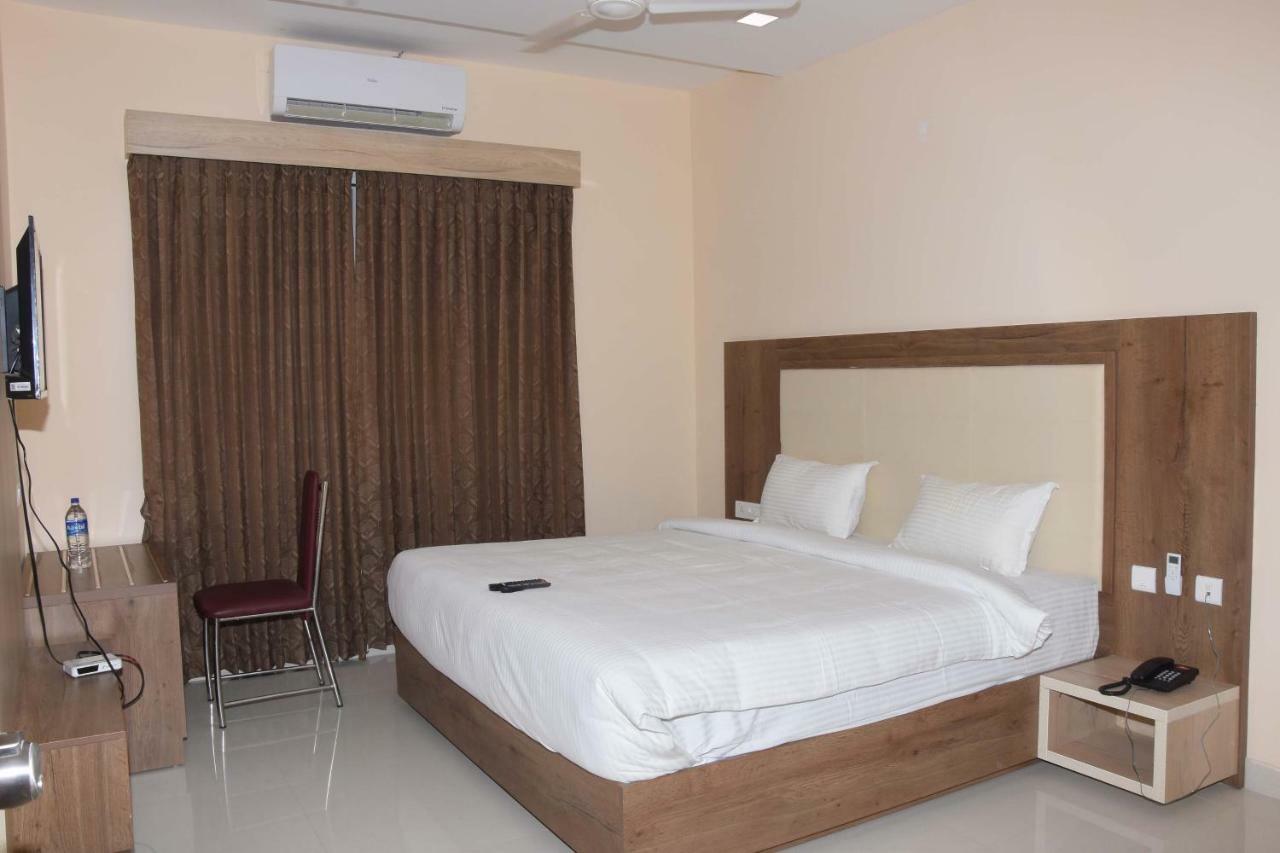 Salem Regency - A Business Stay المظهر الخارجي الصورة