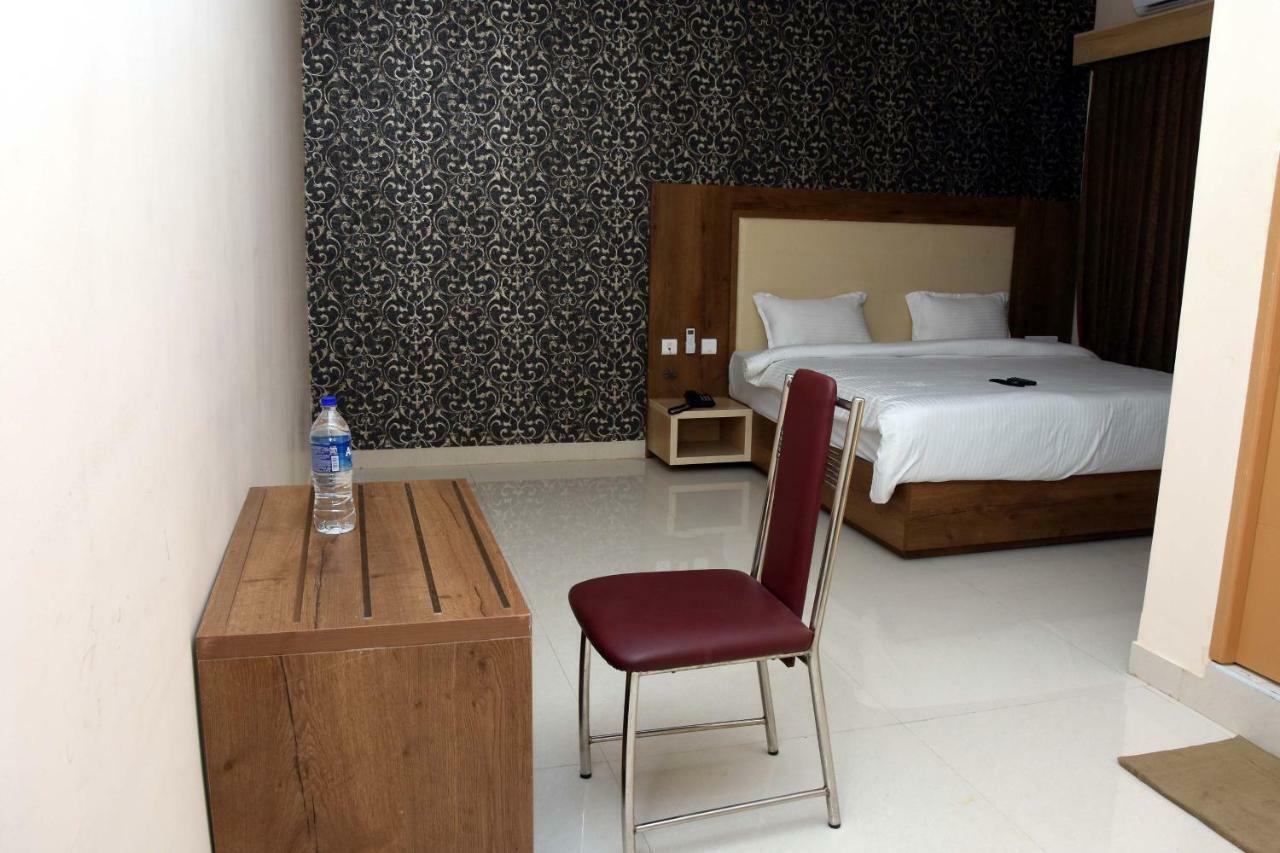 Salem Regency - A Business Stay المظهر الخارجي الصورة